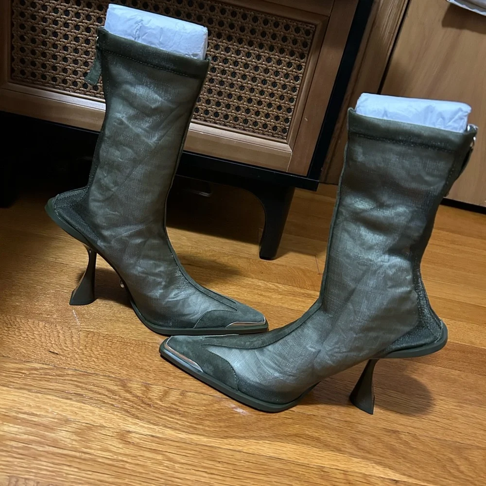 Stylish Olive Green Heeled Boots - Picture 3 of 8